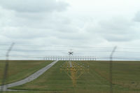 - landing on runway 34 - by Thomas Ranner