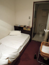  - Day room at Narita - always welcome for the 8 hour layovers... - by Micha Lueck