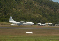  - rare view: Shorts Belfast and a DC-3 - by Thomas Ranner
