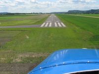  @ Tri-county Regional Airport - Short final for RWY 27. - by Bob Simmermon