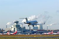  - A jet of German Air Force Flugbereitschaft is going down on rwy 26R..... - by Holger Zengler