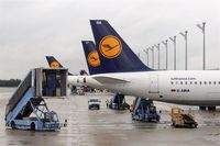  - One of these famous blue MUC passenger stairs is drawing near our aircraft.... - by Holger Zengler