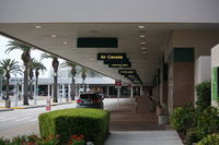  - Sarasota-Bradenton International Airport curbside check-in - by Jim Donten