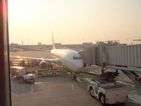  - Delta 737-800 at the gate at Hartsfield-Jackson - by Jim Donten