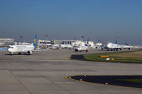  - Busy line-up at FRA - by Micha Lueck