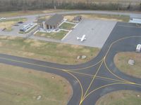  - Very nice FBO facility - by Bob Simmermon