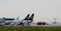  - Rush hour on apron 1..... - by Holger Zengler