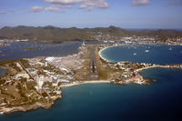 - Crossing final approach to RWY 10 from 1000 feet. - by Levery