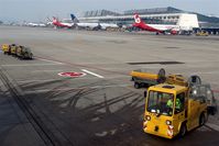  - Baggage cart doesn´t come for spotters.... - by Holger Zengler