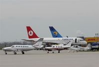  - View from GAT to apron 1.... - by Holger Zengler