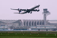  - Outbound traffic on rwy 07C.... - by Holger Zengler