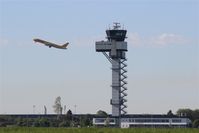  - Outbound traffic is leaving DHL Air Hub Leipzig ..... - by Holger Zengler