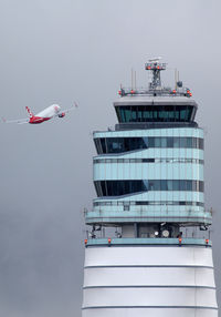  - outbound rwy29 - by Thomas Ranner