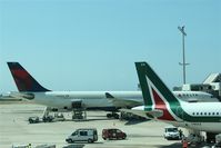  - Business as usual on apron at Terminal 1..... - by Holger Zengler