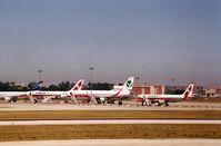 Portela Airport (Lisbon Airport) photo, click to enlarge