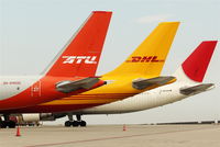  - Beautiful colors on apron 4 west.... - by Holger Zengler