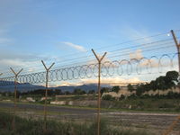  - View of the beginning of the tarmac of Toncontin International Airport of Tegucigalpa, Honduras - by jonas_laurince