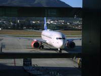  - SAS 737 just about to park up - by Guitarist