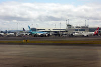  - B 747-400 (NZ); A 320-200 (NZ); B 777-200 (TG); A 340-300 (TN); A 340-300 (CX); B 737-800 (QF) - by Micha Lueck