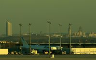  - View to apron 5 east (and on Leipzig)..... - by Holger Zengler