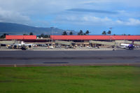 Kahului Airport photo, click to enlarge