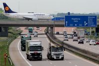  - Outbound traffic on twy Whiskey 1.... - by Holger Zengler