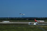  - Meeting of inbound and outbound traffic at holding point 08L..... - by Holger Zengler