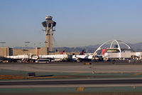  - DL's terminal at LAX - by Micha Lueck
