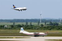  - Inbound traffic from FRA and outbound traffic for a eastern destination at holding point 08L.... - by Holger Zengler