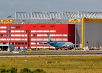  - Lonesome Lora is waiting on apron 4 for a load of parcels... - by Holger Zengler