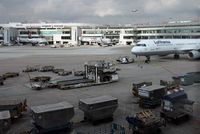  - Situation on apron A at terminal 1..... - by Holger Zengler