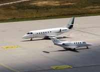  - Crowded apron 1 east.... - by Holger Zengler