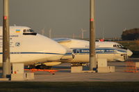  - Close shot on apron 3.... - by Holger Zengler