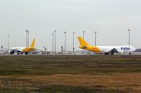  - Apron 4 (close).... - by Holger Zengler