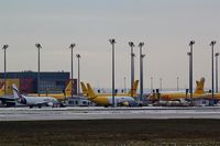  - View on apron 4 on a lousy wet and cloudy day.... - by Holger Zengler