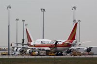  - All hands on deck on apron 5..... - by Holger Zengler