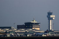  - Easy-going on apron 1.... - by Holger Zengler