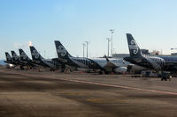  - Auckland is home of Air New Zealand's black & white fleet of A320s - by Micha Lueck