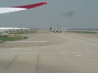  - planes taxying in at PVG - by magnaman