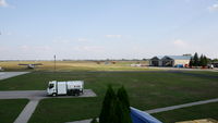 Gy?r Pér Airport photo, click to enlarge