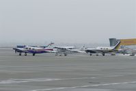  - Lazy afternoon on apron 1 east.... - by Holger Zengler