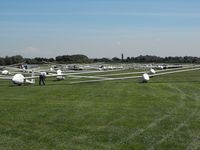  @ XKRK - Glider competition grid at Husband Bosworth - by Keith Sowter