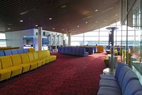  - Gate lounge for upper deck passengers (A380). Even the Y-passengers of the small upper deck cabin are allowed to use this lounge. - by Micha Lueck