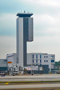  - At Changi - by Micha Lueck