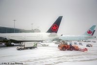 Toronto Pearson International Airport (Toronto/Lester B. Pearson International Airport, Pearson Airport) photo, click to enlarge