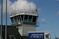 Morlaix Ploujean Airport photo, click to enlarge