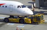  - pushback tug in action at Wien airport #v - by Ingo Warnecke