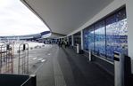  - streetside facade of terminal 1 at Wien airport - by Ingo Warnecke