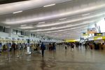  - inside terminal 1 (curved section) at Wien airport - by Ingo Warnecke