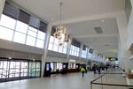  - inside terminal 1 (straight section, 'hall of chandeliers') at Wien airport - by Ingo Warnecke